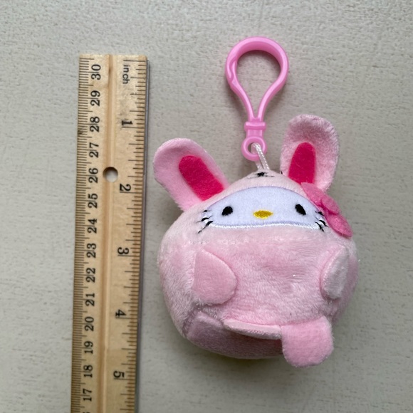 Hello Kitty Bunny bag clip 🩷 - Picture 5 of 5